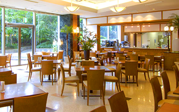 1F 咖啡＆餐厅「Azalea」